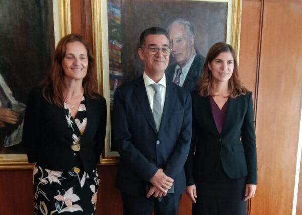 Sueldo del Director de la Oficina de Asuntos de Innovación Pública y Modernización del Estado en Uruguay